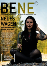 Das Cover des Bene Magazins Nummer 27 zeigt eine junge Frau mit schwarzem Lippenstift
